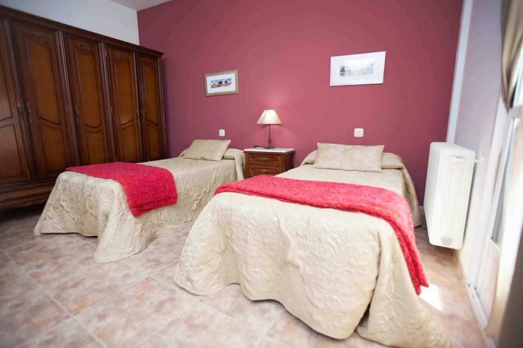 Apartamento Turístico La Ribera del Marco Caces Habitación foto